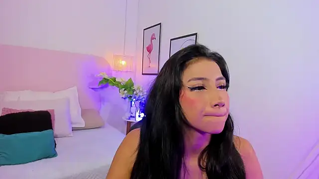 naomiii   online show from October 2025 11:43:01 AM