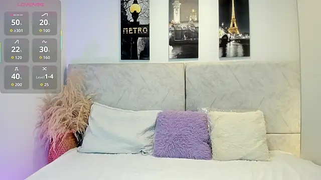 naomiii   online show from April 2026 11:47:01 AM