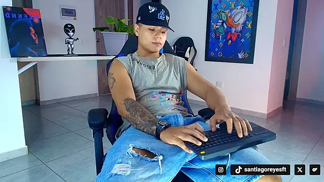 Snapshot of SantiagoReyesFtt chatting on July 2026 01:42:01 AM SantiagoReyesFtt online show from July 2026 01:42:01 AM