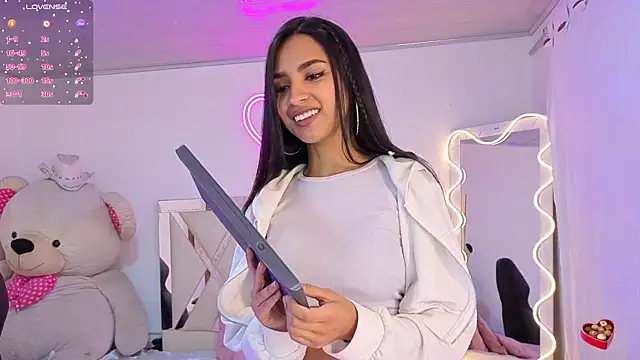 Snapshot of Jazmin_tay chatting on November 2025 11:43:01 AM Jazmin tay online show from November 2025 11:43:01 AM