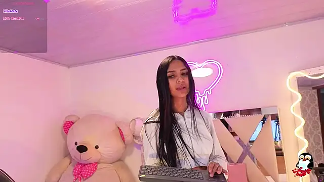 Snapshot of Jazmin_tay chatting on November 2025 11:42:01 AM Jazmin tay online show from November 2025 11:42:01 AM