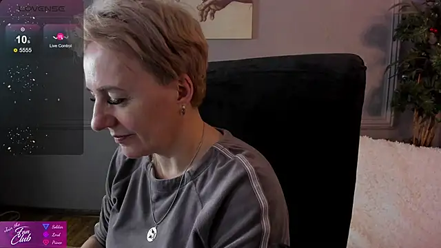 Nika Smit online show from December 2024 11:12:02 AM