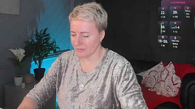 Snapshot of Nika_Smit chatting on April 2026 09:29:01 AM Nika Smit online show from April 2026 09:29:01 AM