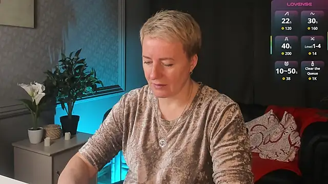 Snapshot of Nika_Smit chatting on April 2026 05:06:01 AM Nika Smit online show from April 2026 05:06:01 AM