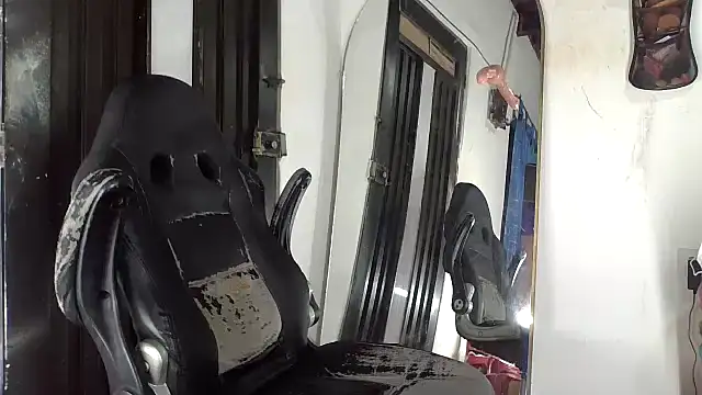 Snapshot of bigcrisblack chatting on March 2026 11:45:01 PM bigcrisblack online show from March 2026 11:45:01 PM