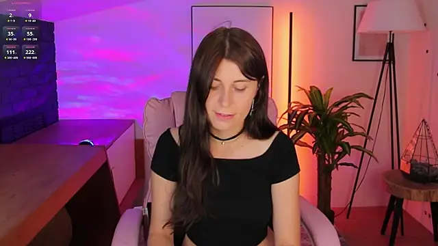 Snapshot of Hailey_Green chatting on September 2025 08:32:02 PM Hailey Green online show from September 2025 08:32:02 PM