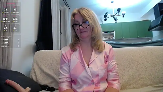 Blond Woman online show from January 2025 11:22:01 PM