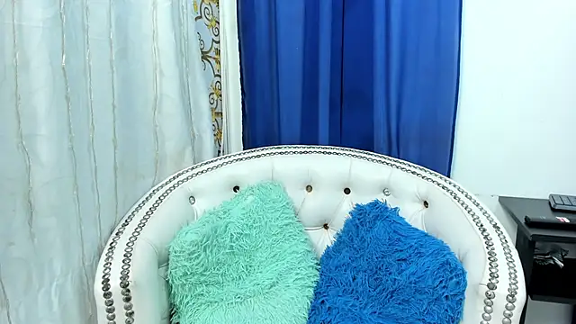 Analia18  online show from February 2025 12:06:02 PM