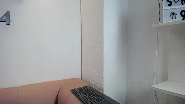 1Sloppy Fox4 online show from December 2025 05:01:02 AM