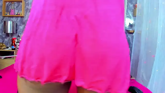 Snapshot of EMMAPARISS chatting on February 2025 02:13:02 PM EMMAPARISS online show from February 2025 02:13:02 PM