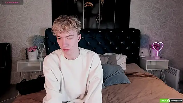 TrevorBenson online show from November 2025 03:28:02 AM