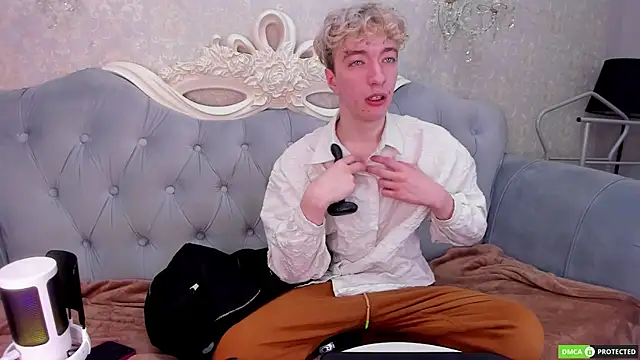 TrevorBenson online show from December 2025 03:47:01 AM