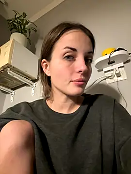 AmiLavs online show from October 2025 07:45:02 PM