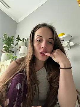 Snapshot of AmiLavs chatting on April 2026 10:41:01 AM AmiLavs online show from April 2026 10:41:01 AM