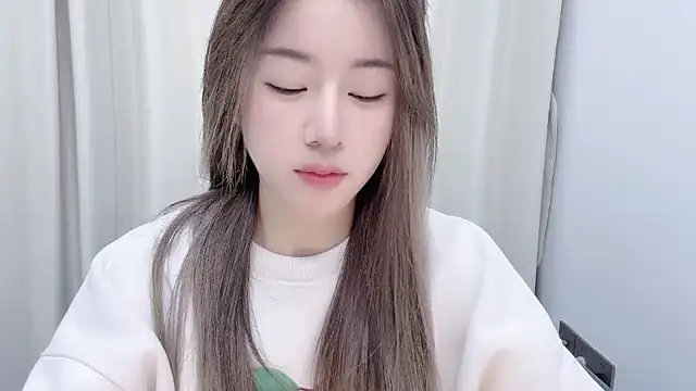 chloe-01 online show from December 2024 12:23:01 PM