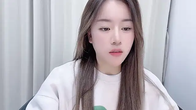 chloe-01 online show from December 2024 12:16:02 PM