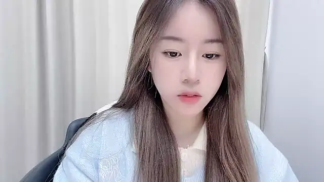 chloe-01 online show from December 2024 04:17:02 AM