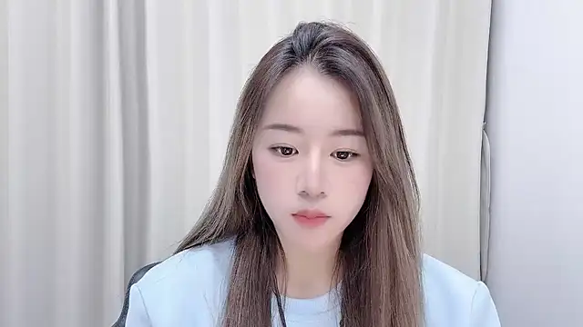 chloe-01 online show from December 2024 12:23:02 PM