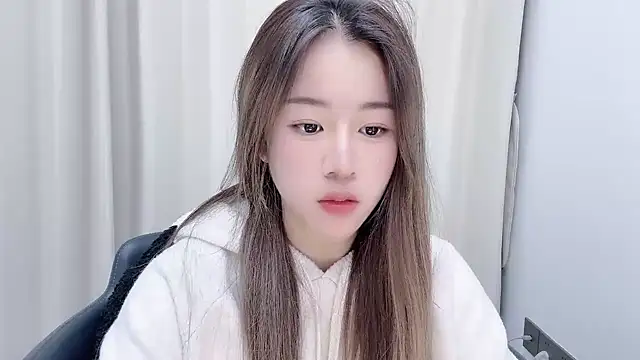 chloe-01 online show from December 2024 12:31:01 PM