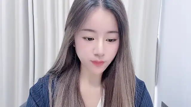 chloe-01 online show from January 2025 04:12:01 AM