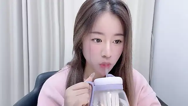 chloe-01 online show from January 2025 12:29:01 PM