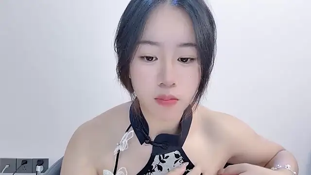 chloe-01 online show from December 2025 04:19:01 AM