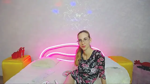 Snapshot of KlaryBrait chatting on December 2024 03:20:02 PM KlaryBrait online show from December 2024 03:20:02 PM