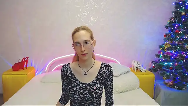 Snapshot of KlaryBrait chatting on December 2024 02:35:02 PM KlaryBrait online show from December 2024 02:35:02 PM