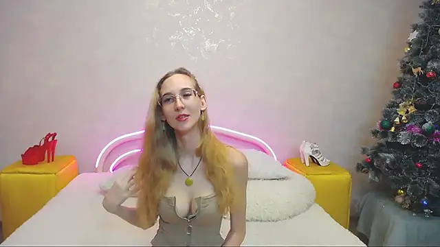 Snapshot of KlaryBrait chatting on January 2025 09:11:02 AM KlaryBrait online show from January 2025 09:11:02 AM