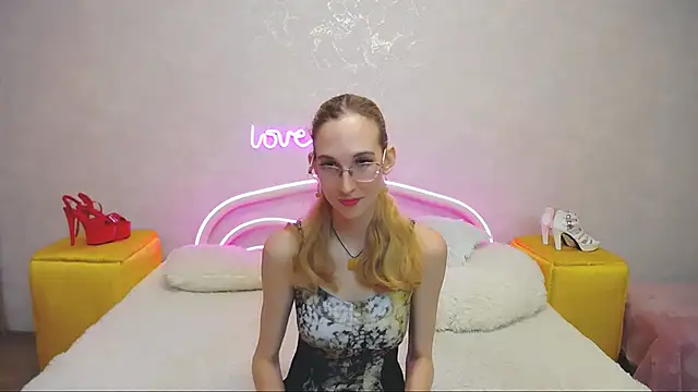 Snapshot of KlaryBrait chatting on January 2025 01:36:01 PM KlaryBrait online show from January 2025 01:36:01 PM