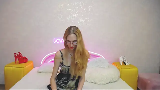 Snapshot of KlaryBrait chatting on January 2025 01:25:02 PM KlaryBrait online show from January 2025 01:25:02 PM