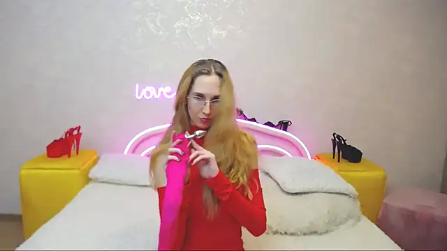 Snapshot of KlaryBrait chatting on March 2025 02:10:02 PM KlaryBrait online show from March 2025 02:10:02 PM