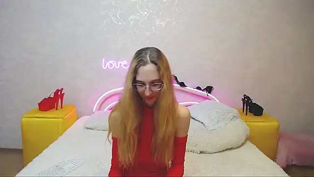 Snapshot of KlaryBrait chatting on March 2025 04:20:01 PM KlaryBrait online show from March 2025 04:20:01 PM