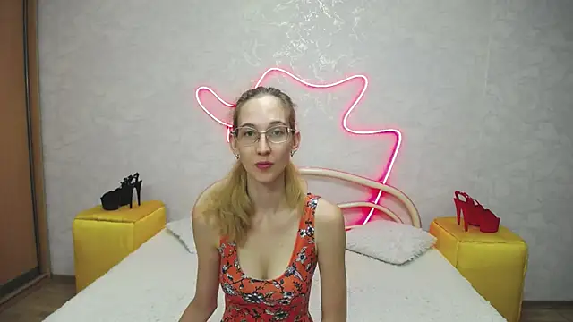 Snapshot of KlaryBrait chatting on September 2025 04:46:02 AM KlaryBrait online show from September 2025 04:46:02 AM