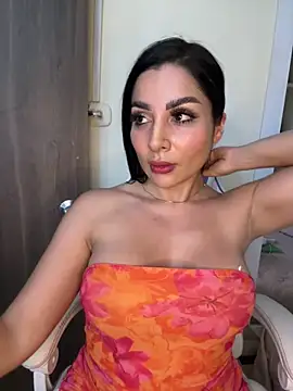 Snapshot of MOMALANA chatting on November 2025 12:02:01 AM MOMALANA online show from November 2025 12:02:01 AM