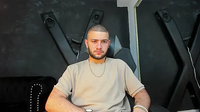 MaximusDick1  online show from September 2025 03:41:02 AM