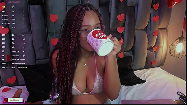 Snapshot of Lorena_Vieira_ chatting on February 2025 10:54:01 PM Lorena Vieira  online show from February 2025 10:54:01 PM