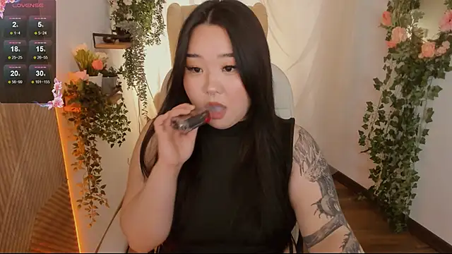 Snapshot of mei_honey_ chatting on January 2025 04:57:01 PM mei honey  online show from January 2025 04:57:01 PM