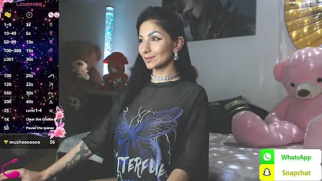 EvelynAisha online show from January 2025 05:37:02 PM