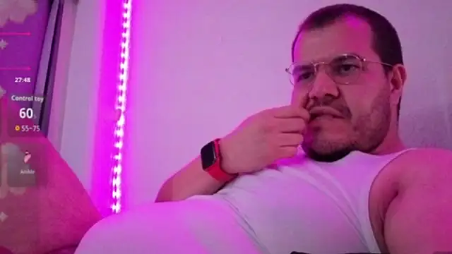 Snapshot of bearcloudcomputa chatting on April 2026 10:42:01 AM bearcloudcomputa online show from April 2026 10:42:01 AM