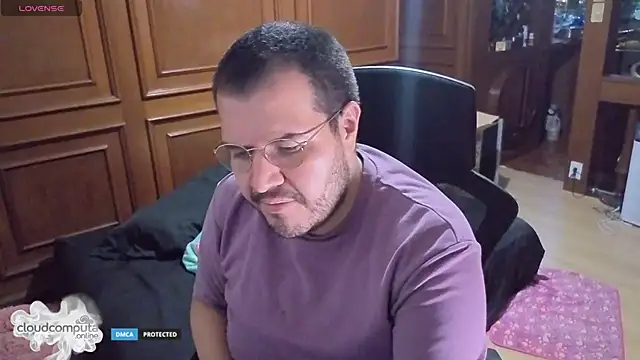 Snapshot of bearcloudcomputa chatting on April 2026 04:18:02 AM bearcloudcomputa online show from April 2026 04:18:02 AM