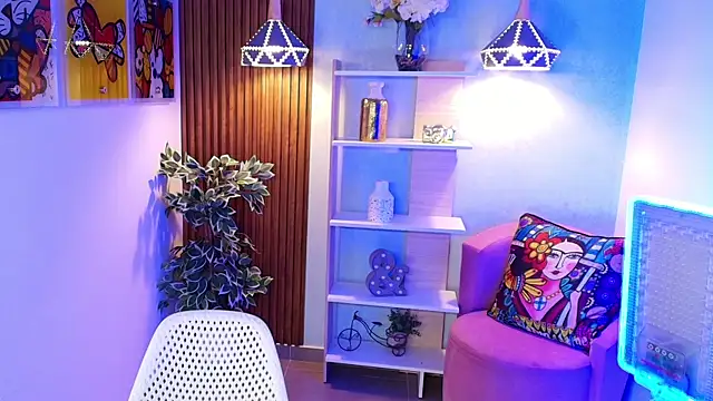 Dalila Sky online show from October 2025 06:10:01 PM