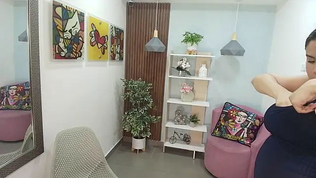 Dalila Sky online show from December 2025 06:04:02 PM