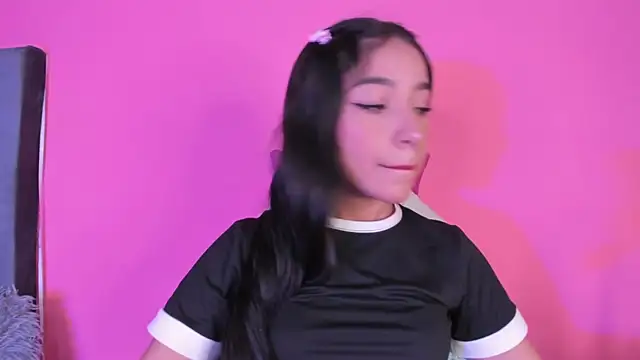 Snapshot of Mereo_leona chatting on December 2024 10:47:02 PM Mereo leona online show from December 2024 10:47:02 PM