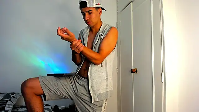 andy 0018 online show from January 2025 05:04:02 PM