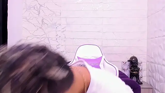 Snapshot of Im_Milan_Rs chatting on February 2025 12:08:01 AM Im Milan Rs online show from February 2025 12:08:01 AM