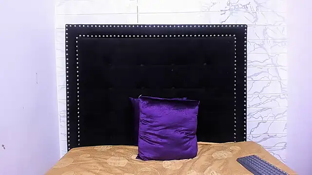 Snapshot of Im_Milan_Rs chatting on February 2025 09:53:02 AM Im Milan Rs online show from February 2025 09:53:02 AM