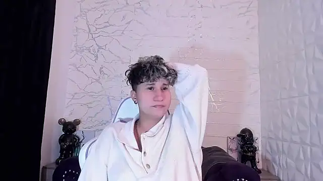 Snapshot of Im_Milan_Rs chatting on March 2025 08:00:01 AM Im Milan Rs online show from March 2025 08:00:01 AM