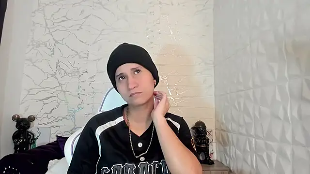 Snapshot of Im_Milan_Rs chatting on March 2025 03:23:02 AM Im Milan Rs online show from March 2025 03:23:02 AM