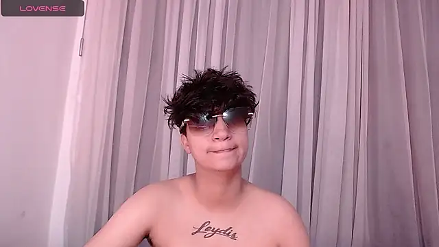 Snapshot of Im_Milan_Rs chatting on November 2025 04:22:01 AM Im Milan Rs online show from November 2025 04:22:01 AM